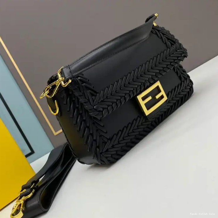 Affordable Stitching Leather In Fendi Bag Baguette Medium Black 0421